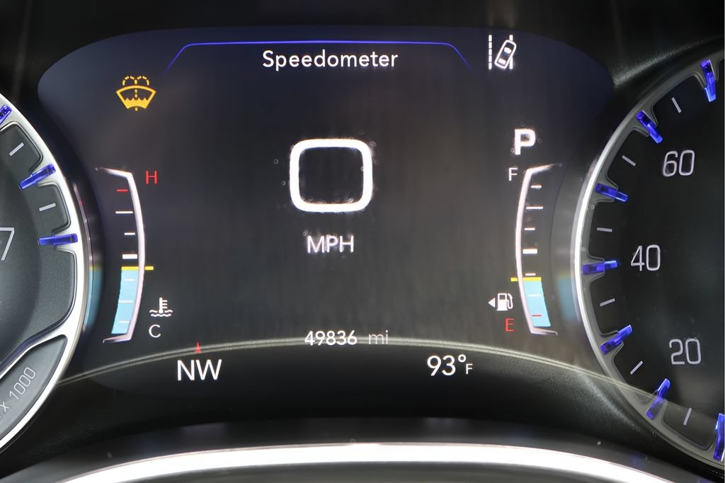 Used 2025 Chrysler Pacifica Select FWD image 28