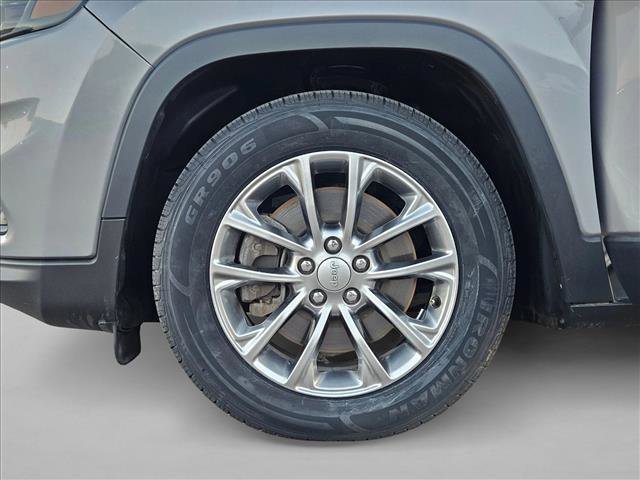 Used 2020 Jeep Cherokee Latitude Plus image 22