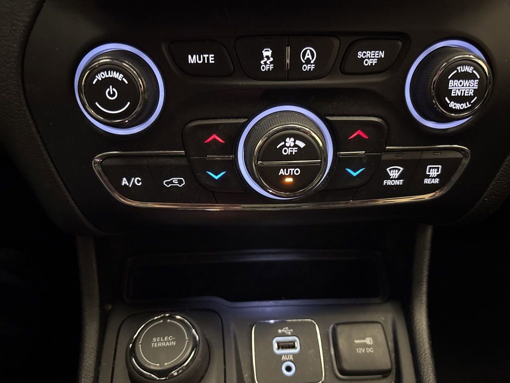 Used 2019 Jeep Cherokee Limited AWD/4WD image 22