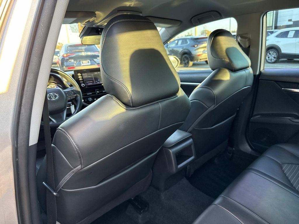 Used 2022 Toyota Camry SE image 15