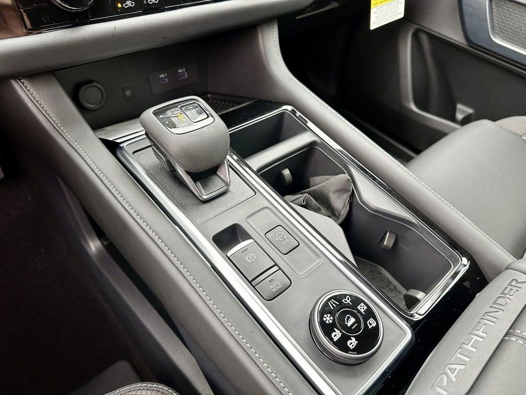 Certified 2025 Nissan Pathfinder SL AWD/4WD image 27