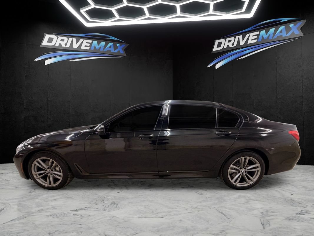 Used 2019 BMW 740i xDrive w/ M Sport Package AWD/4WD image 8