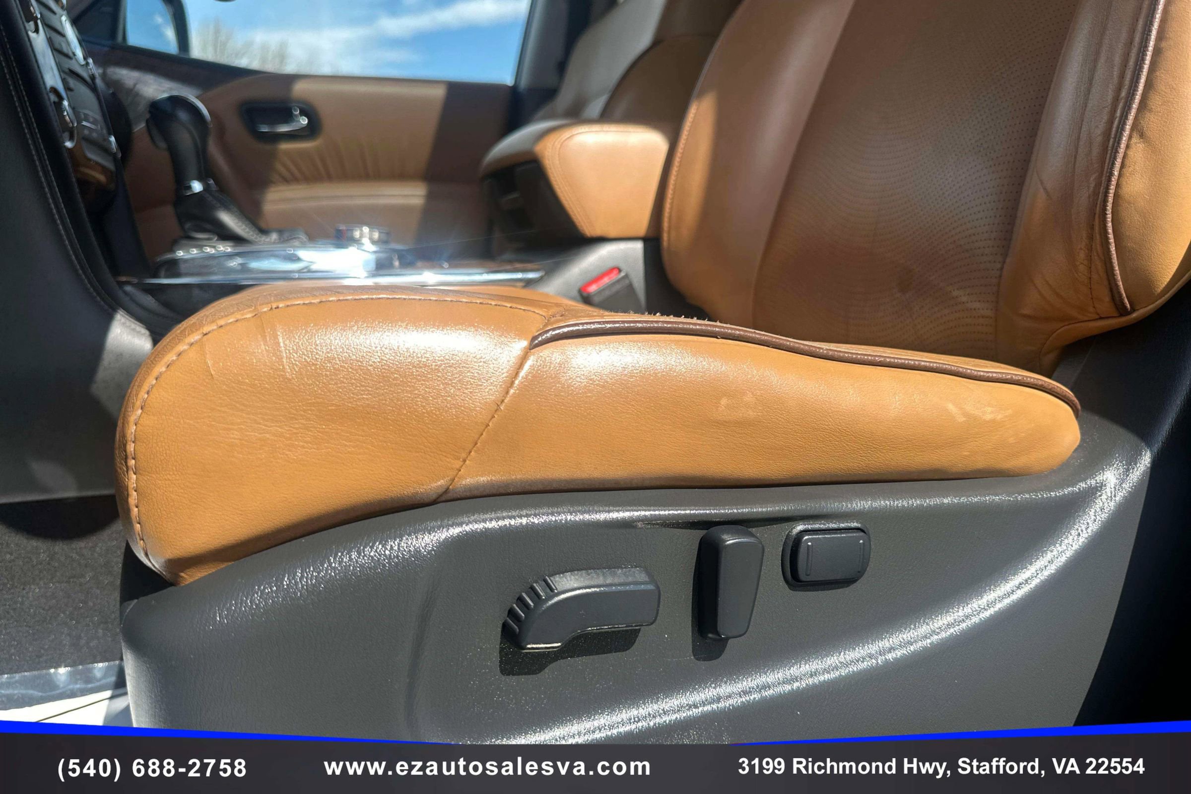 Used 2016 INFINITI QX80 4WD w/ Signature Edition Package image 18