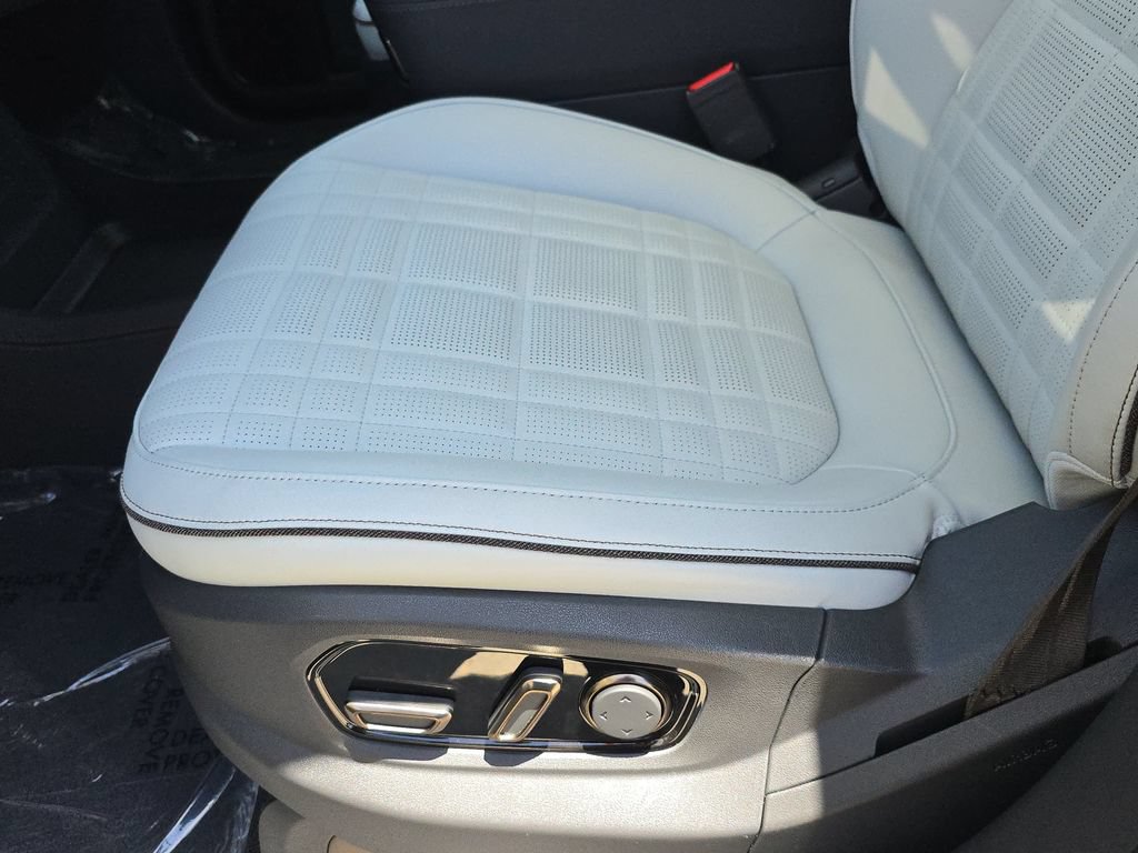 Used 2025 Rivian R1S Premium AWD/4WD image 21