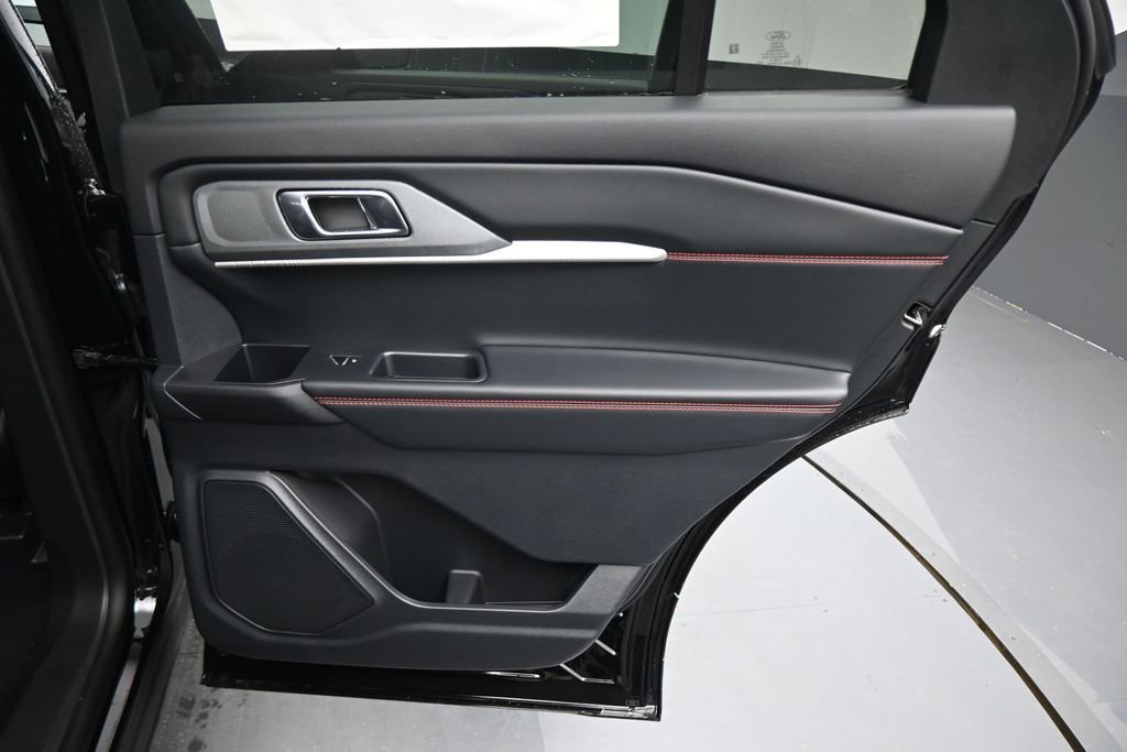 New 2026 Ford Explorer ST-Line w/ ST-Line Street Pack RWD image 8