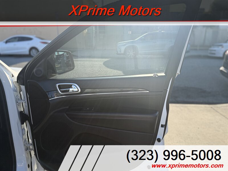 Used 2018 Jeep Grand Cherokee Trailhawk w/ Trailhawk Luxury Group AWD/4WD image 35