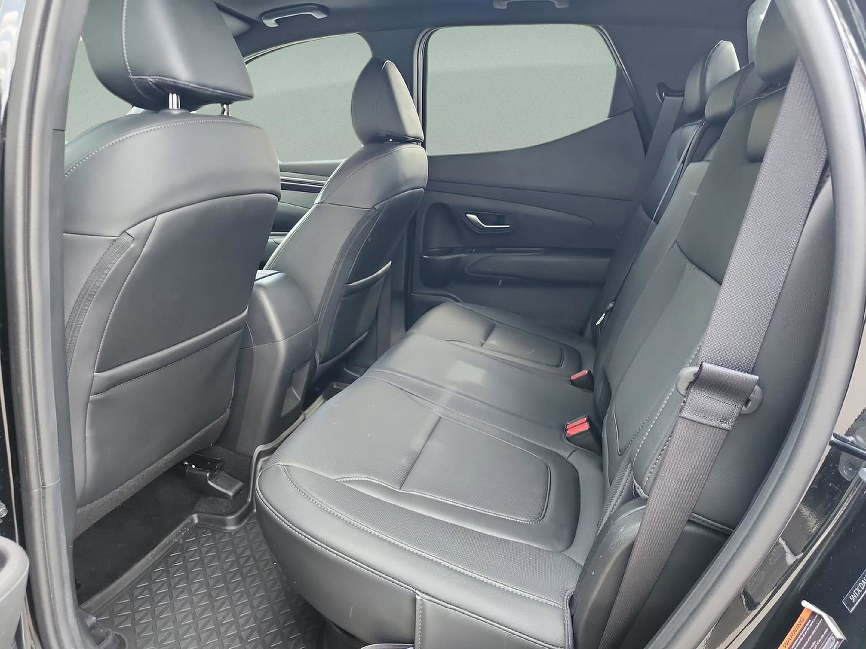 Used 2024 Hyundai Santa Cruz Night image 16