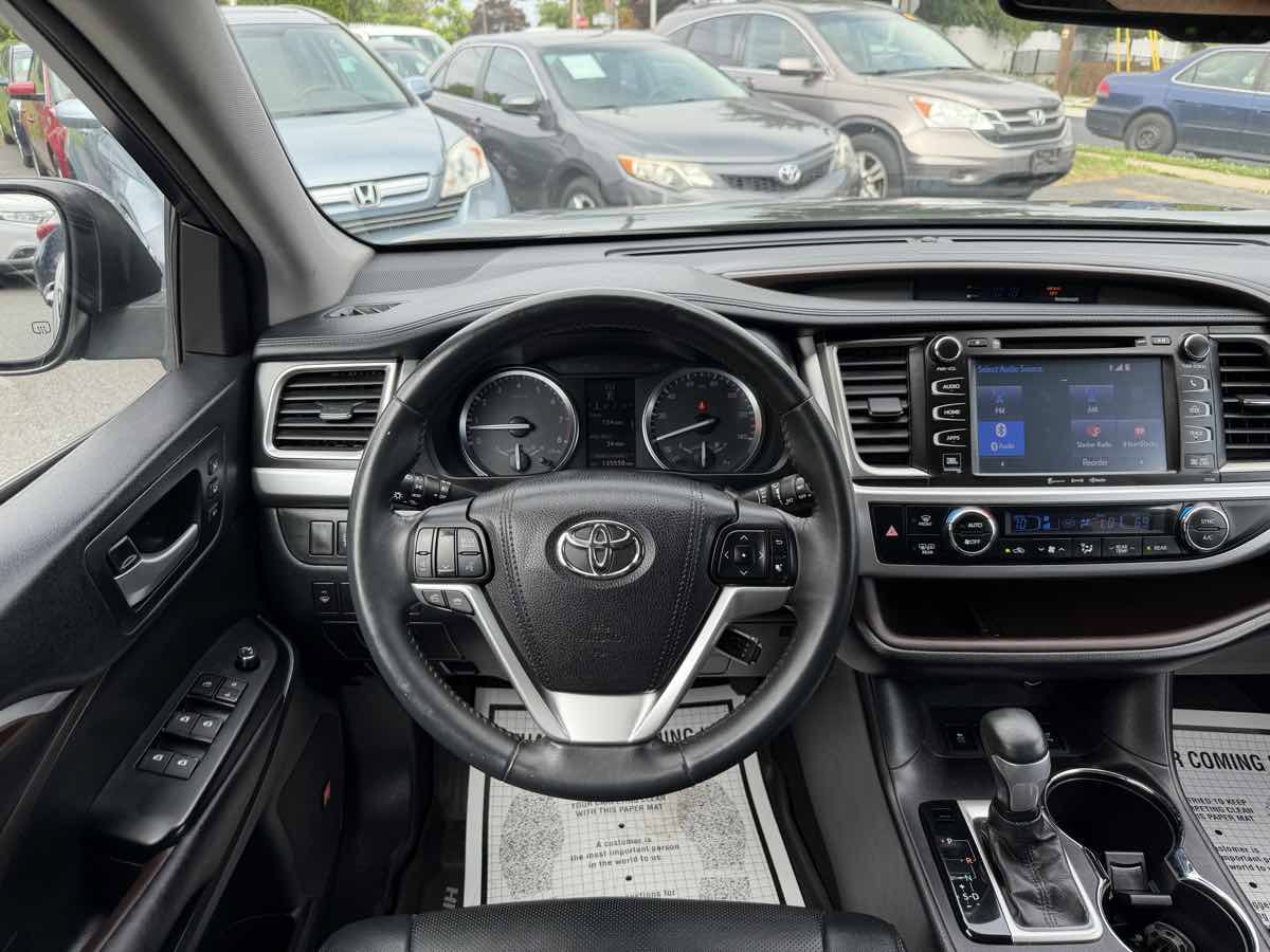 Used 2016 Toyota Highlander Limited AWD/4WD image 14