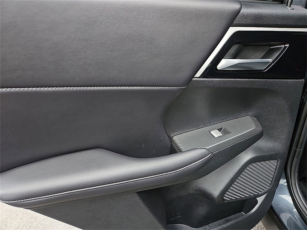 Used 2024 Mitsubishi Outlander SE image 16