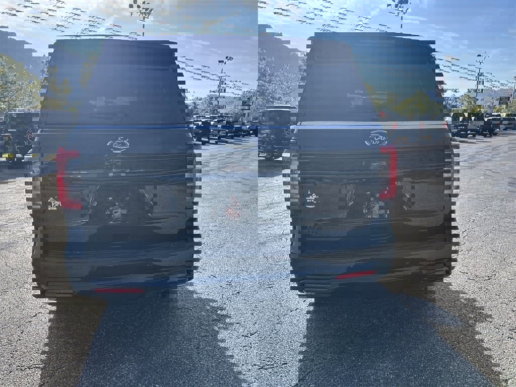 Used 2022 Ford Expedition Limited w/ Equipment Group 303A image 5