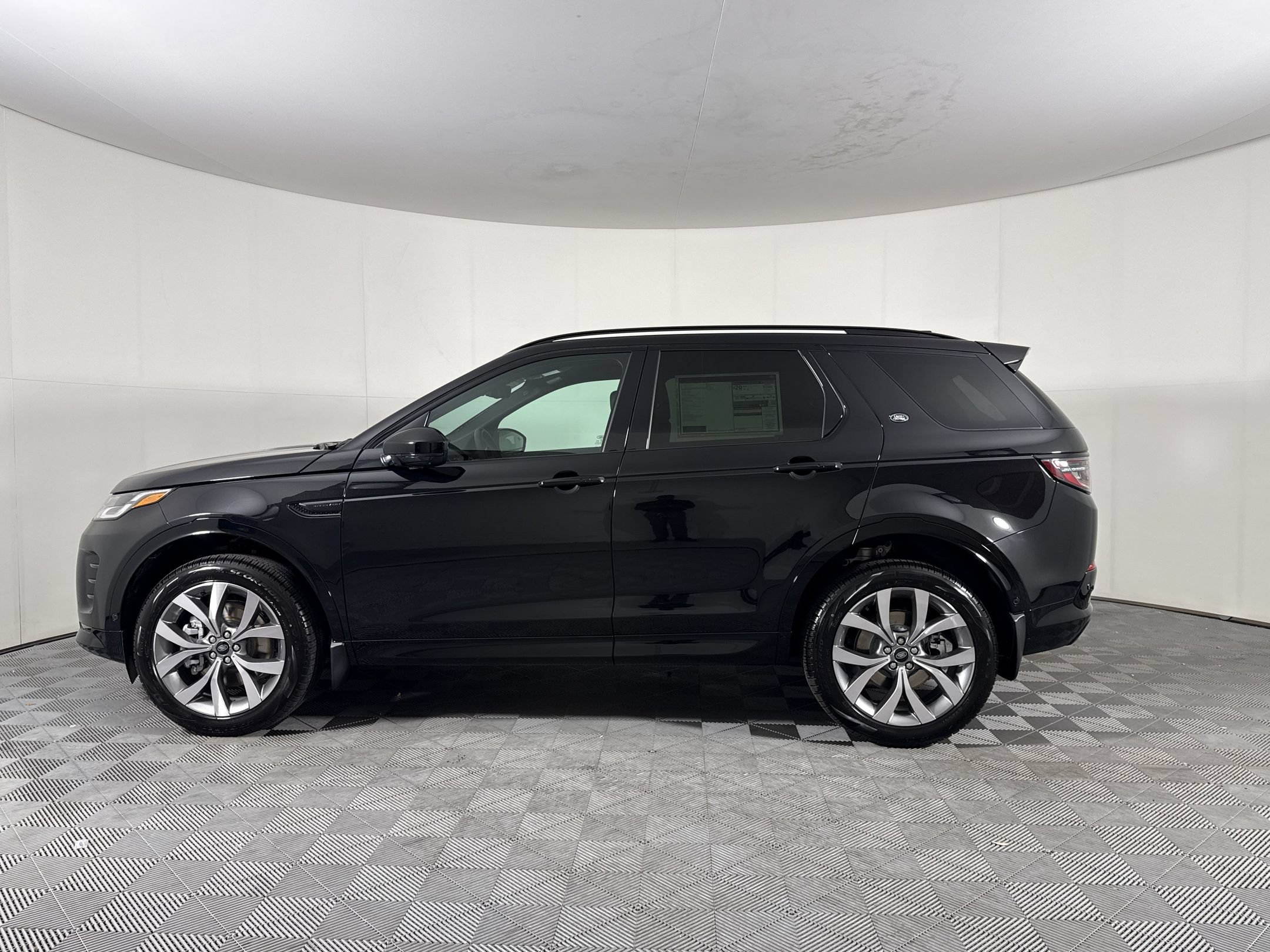 New 2026 Land Rover Discovery Sport Landmark AWD/4WD image 2