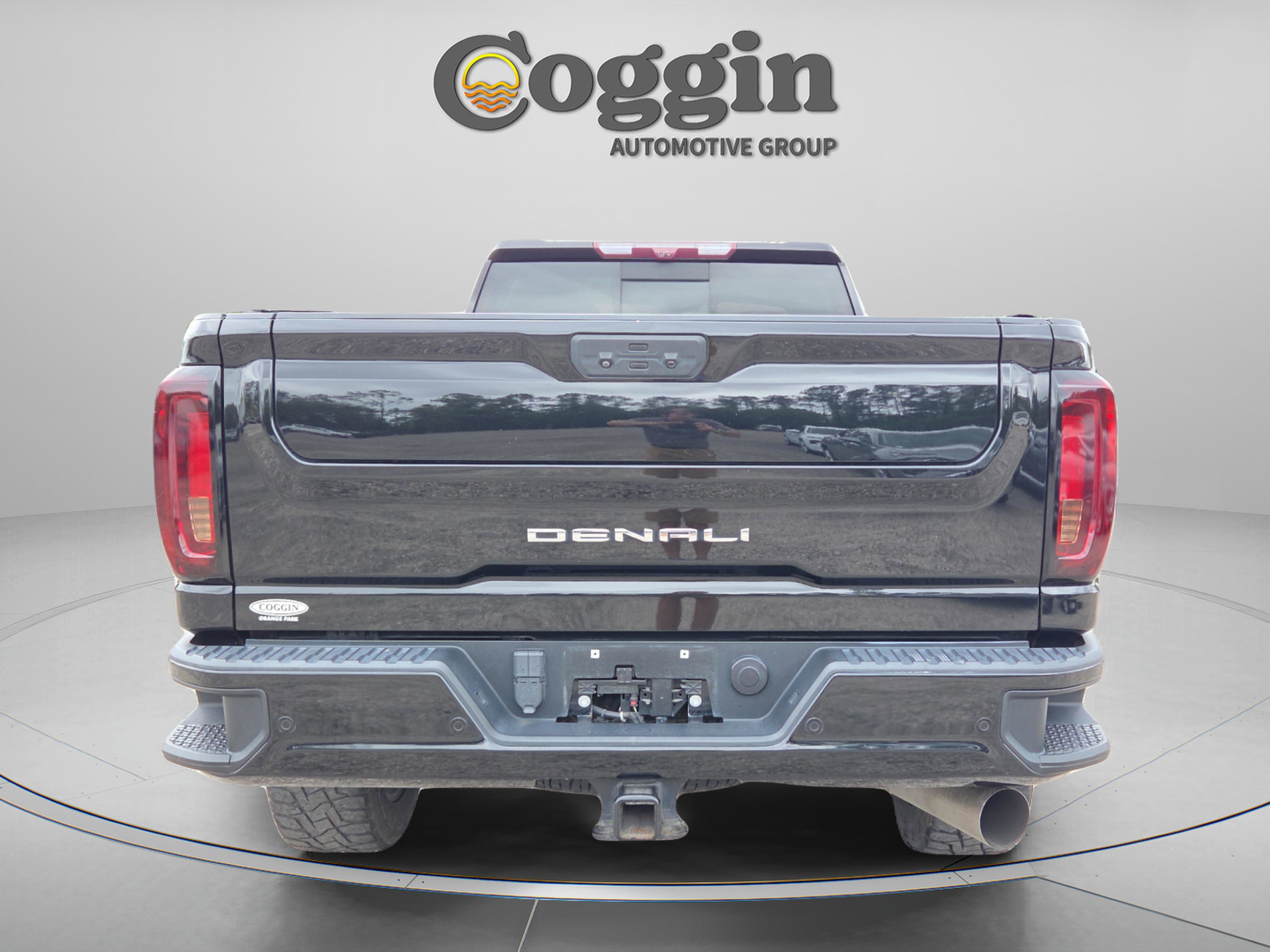 Used 2021 GMC Sierra 3500 Denali w/ Denali Black Diamond Edition AWD/4WD image 4