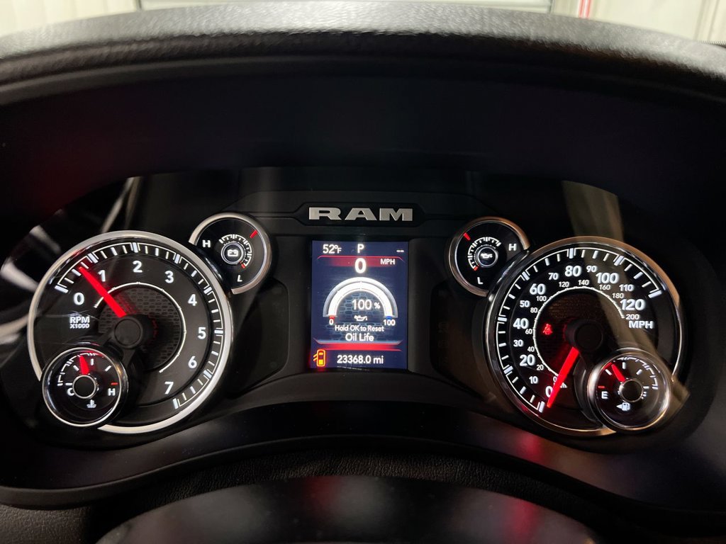 Used 2024 RAM 2500 Tradesman w/ Chrome Appearance Group AWD/4WD image 12