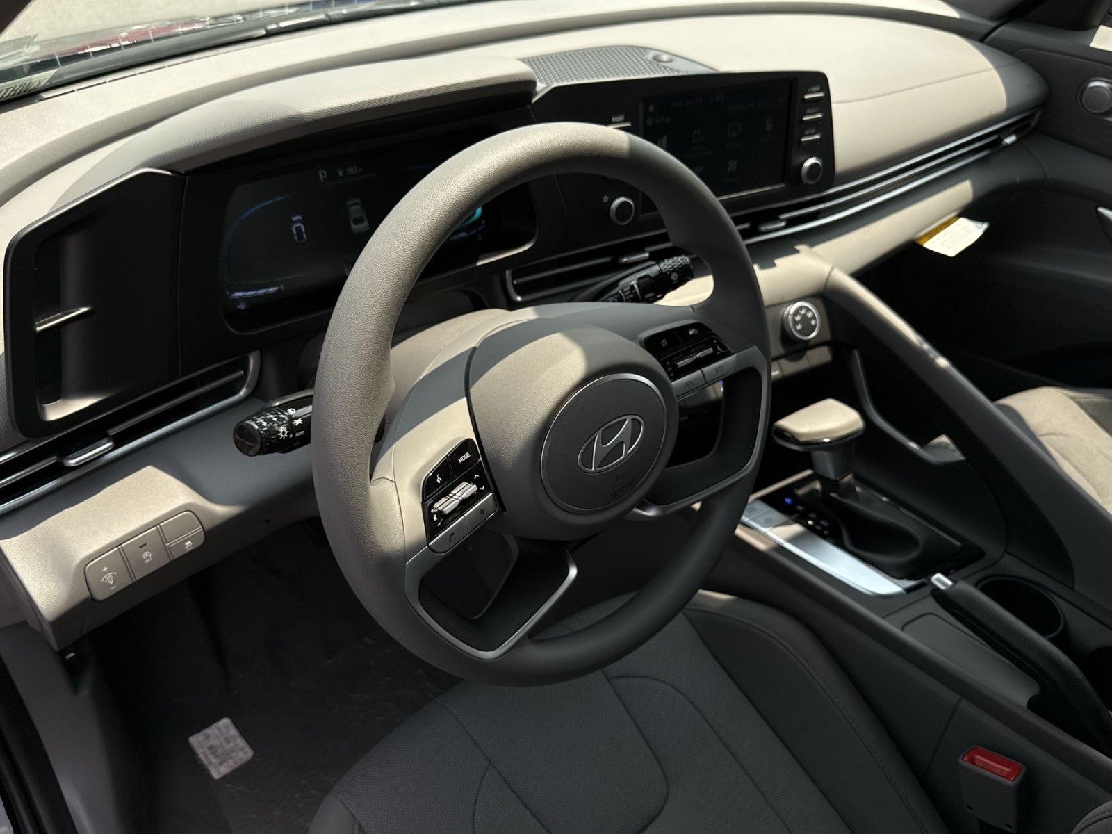 New 2026 Hyundai Elantra SE FWD image 16
