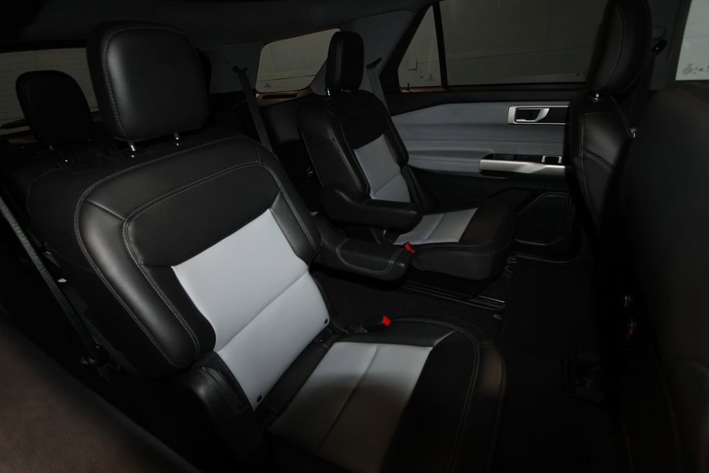 Used 2023 Ford Explorer XLT w/ Equipment Group 202A image 24