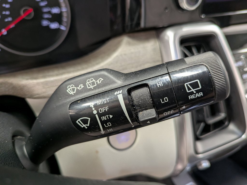 Used 2022 Kia Sorento S w/ Panoramic Sunroof Package image 18