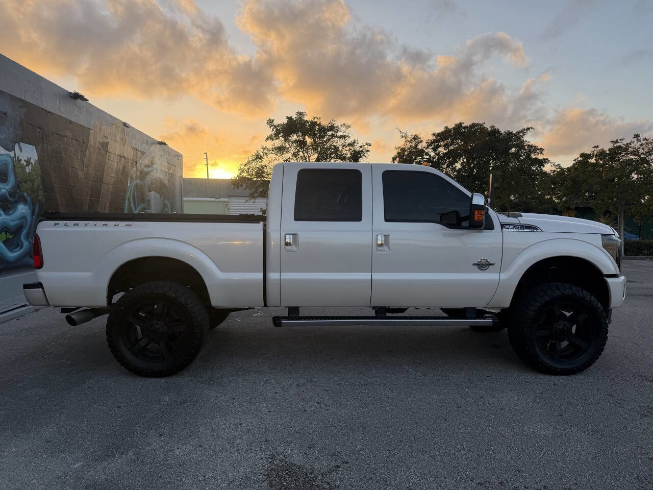 Used 2015 Ford F350 Platinum w/ Platinum Package AWD/4WD image 10