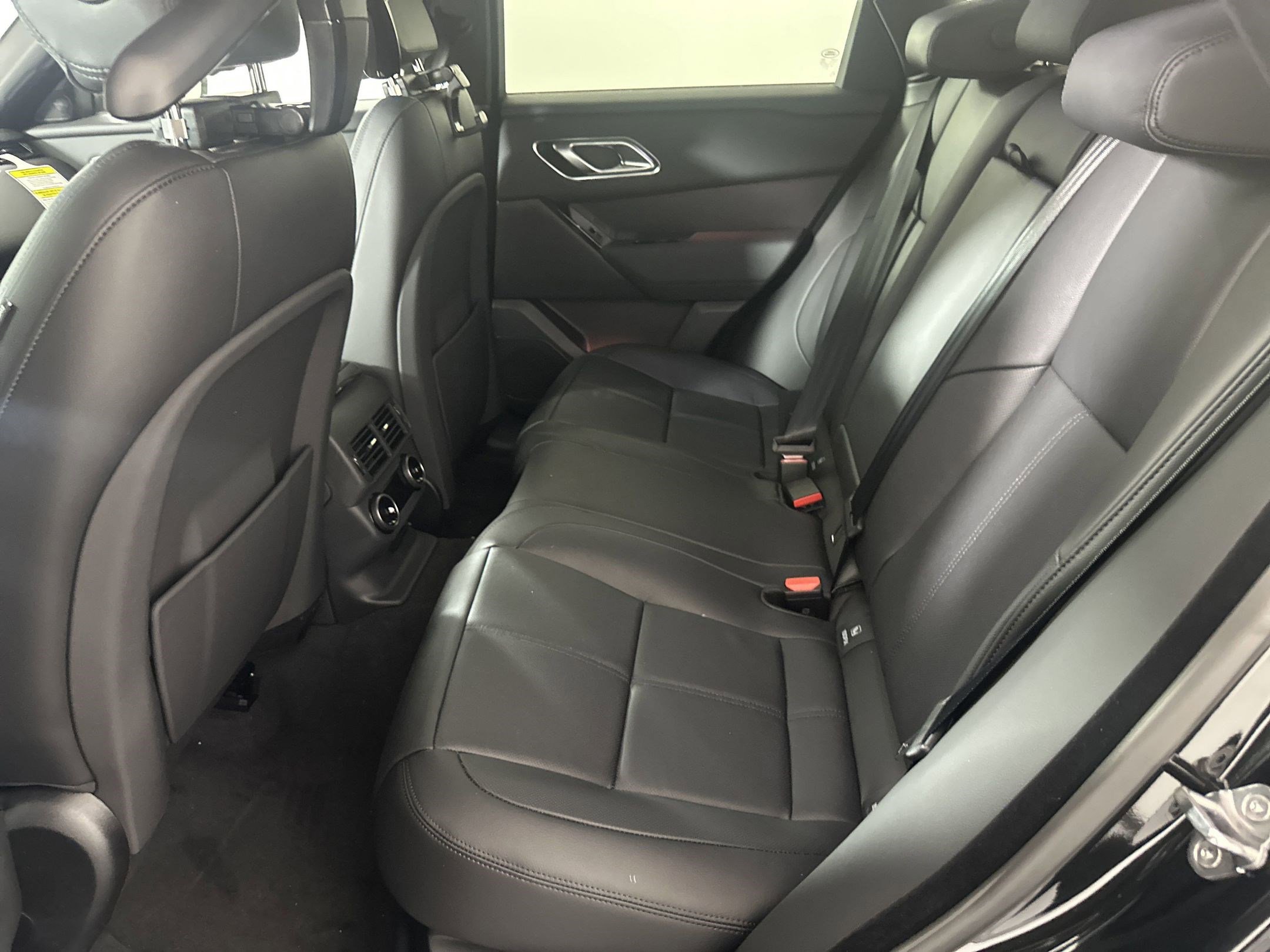 New 2026 Land Rover Range Rover Velar Dynamic SE image 10