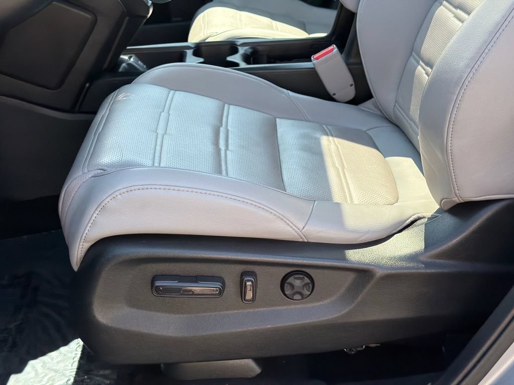 Used 2018 Honda CR-V Touring image 17