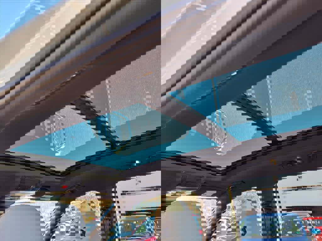 Used 2021 Volkswagen Tiguan SEL Premium R-Line w/ 3rd Row Seat Package image 22