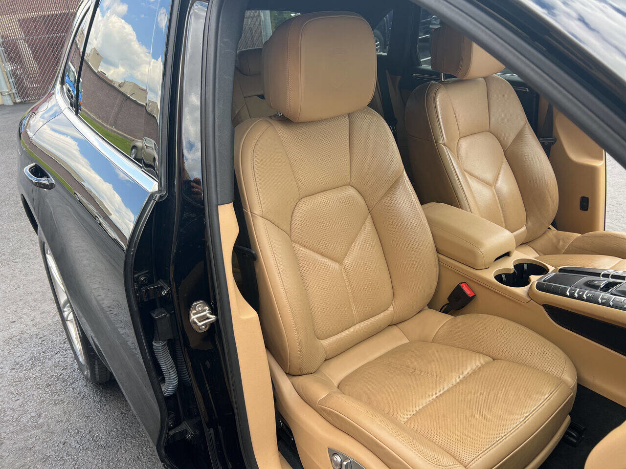 Used 2017 Porsche Macan S image 33