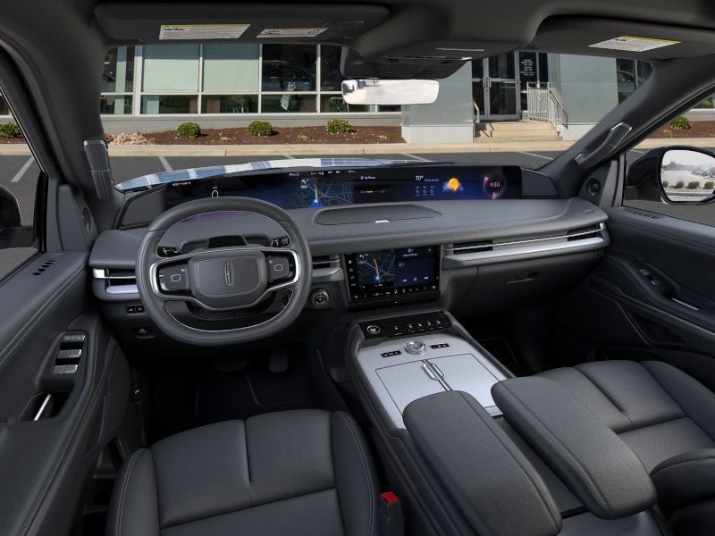 New 2026 Lincoln Navigator L Reserve AWD/4WD image 9