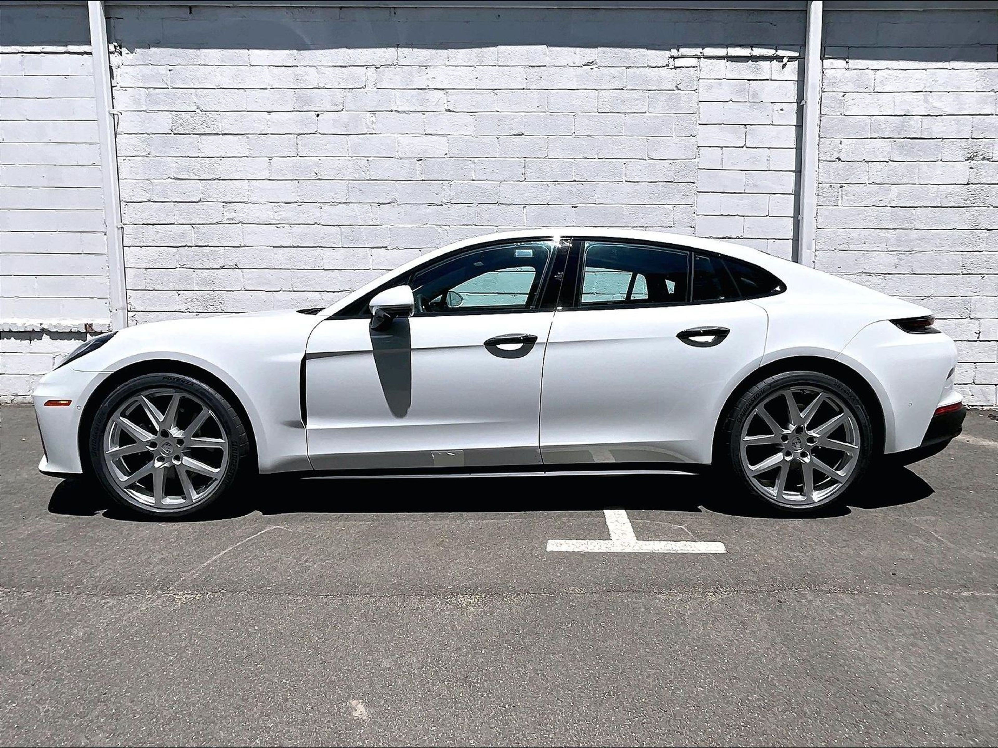 New 2026 Porsche Panamera 4 AWD/4WD image 2