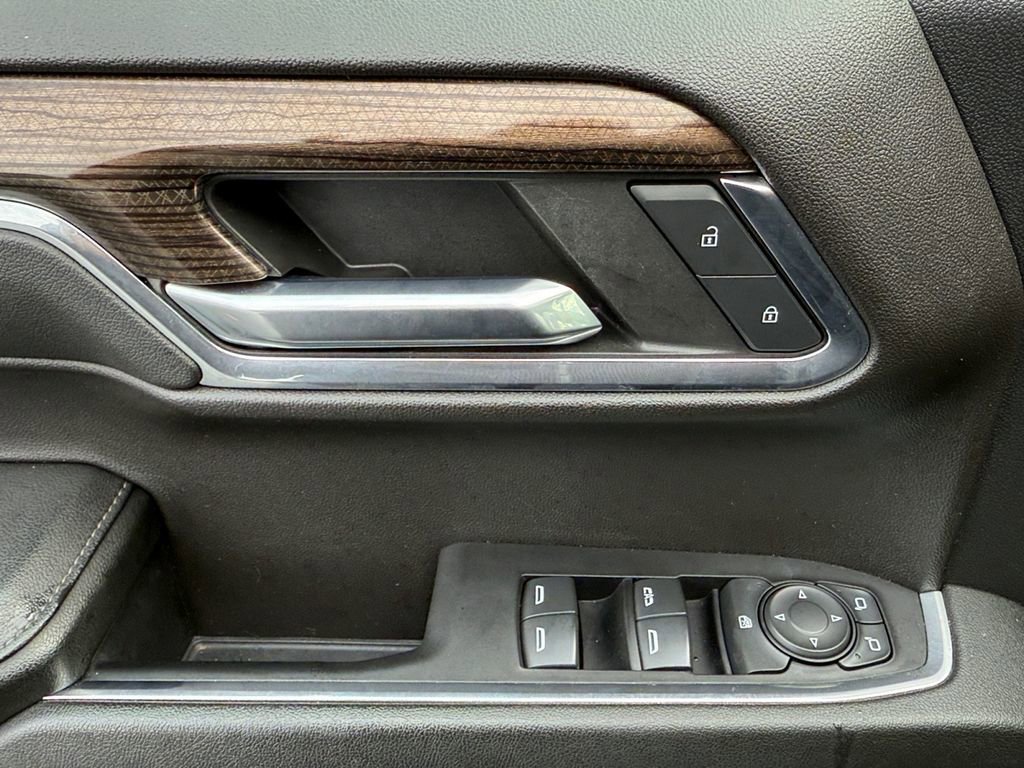 Used 2024 Chevrolet Silverado 1500 LT image 11