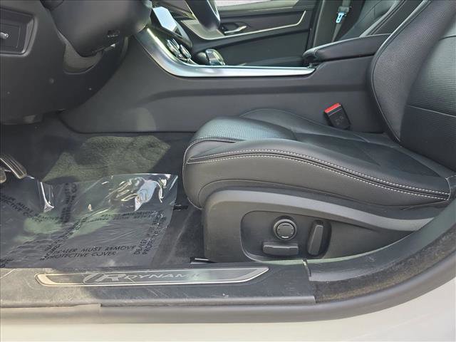 Used 2023 Jaguar XF R-Dynamic SE AWD/4WD image 28