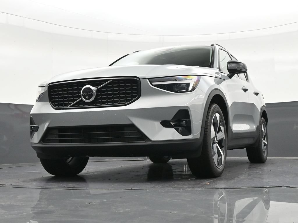 New 2026 Volvo XC40 B5 Plus w/ Protection Package Premier AWD/4WD image 28
