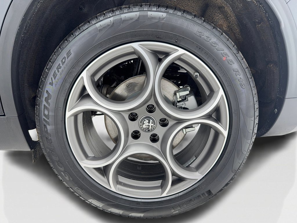 New 2025 Alfa Romeo Stelvio Sprint w/ Convenience Package image 48