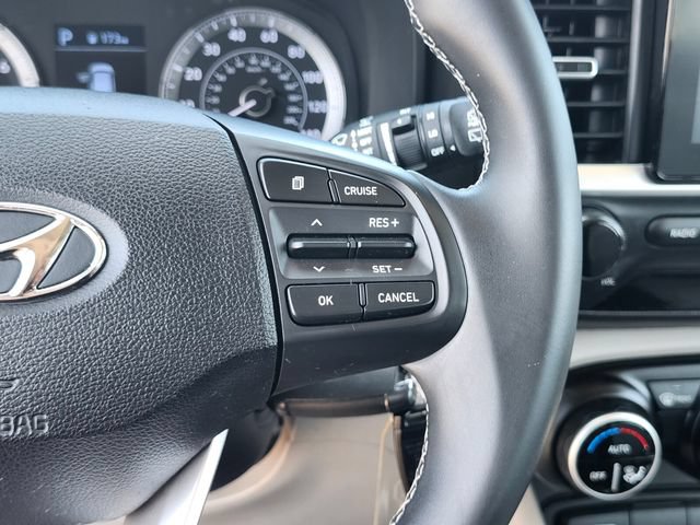 Used 2022 Hyundai Venue SEL FWD image 30