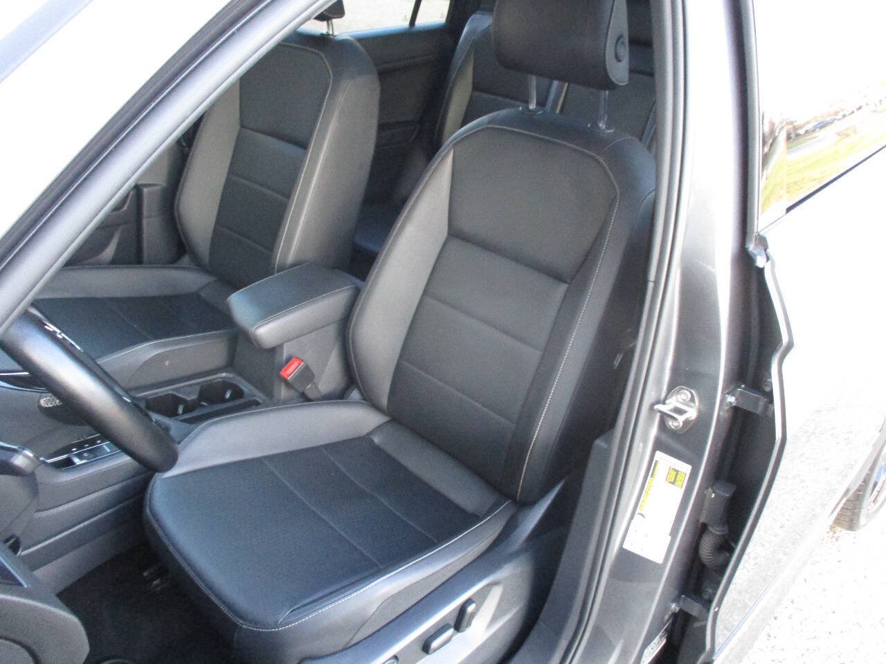 Used 2021 Volkswagen Tiguan SE R-Line FWD image 17