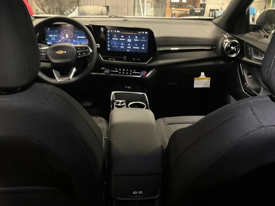 New 2027 Chevrolet Equinox LT FWD image 4