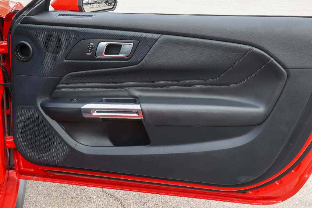 Used 2025 Ford Mustang Premium RWD image 11