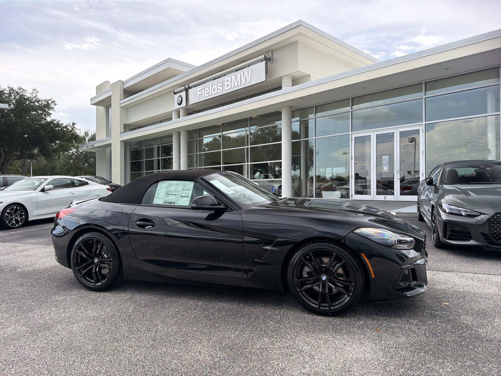New 2026 BMW Z4 sDrive30i w/ Shadowloine Package
