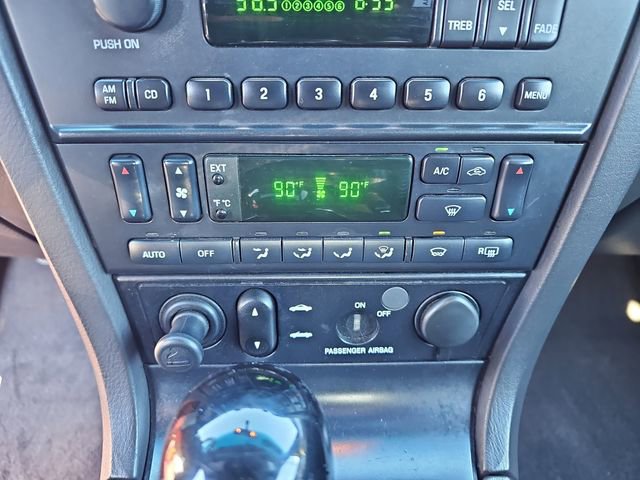 Used 2002 Ford Thunderbird image 21