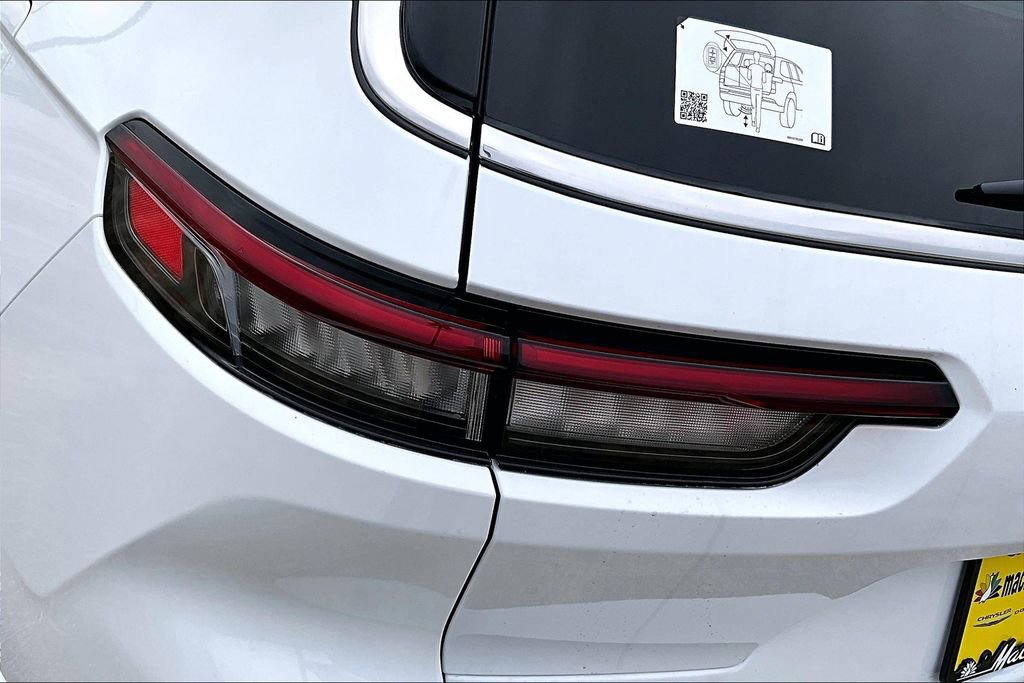 New 2025 Jeep Grand Cherokee L Overland w/ Advanced Protech Group III image 14