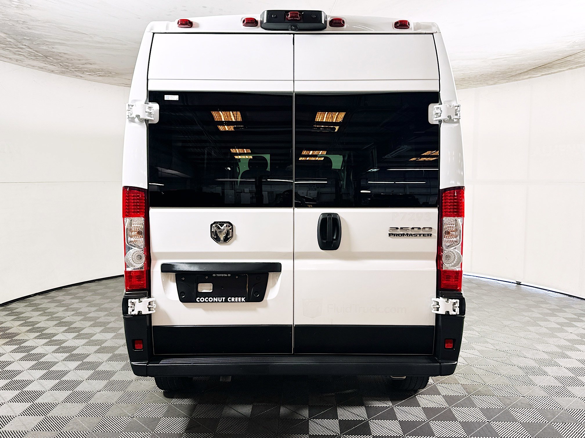 Used 2023 RAM ProMaster 2500 FWD image 4