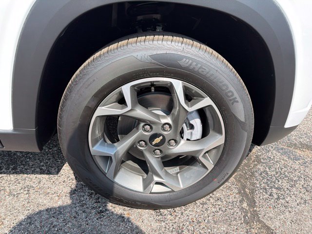 New 2026 Chevrolet Trax LT FWD image 18