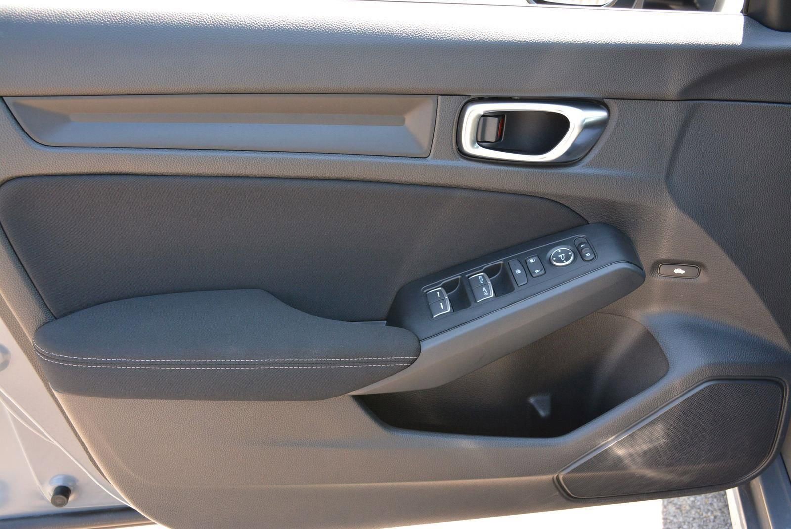 Used 2025 Honda Civic Sport image 10