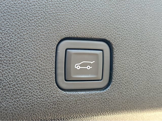 Certified 2023 Cadillac XT6 Sport w/ Technology Package AWD/4WD image 13