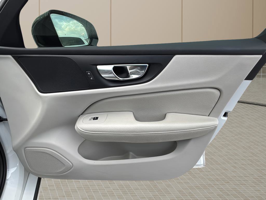 Used 2022 Volvo S60 T8 R-Design Expression w/ Premium Package image 37