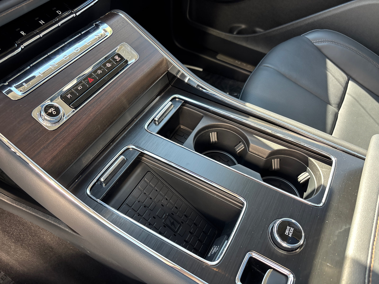 New 2026 Lincoln Aviator Reserve w/ Jet Appearance Package AWD/4WD image 21