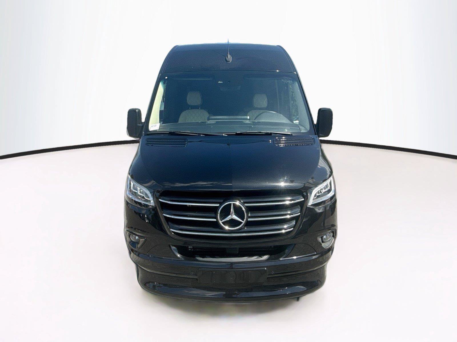 Used 2024 Mercedes-Benz Sprinter 3500 w/ Parking Package image 8