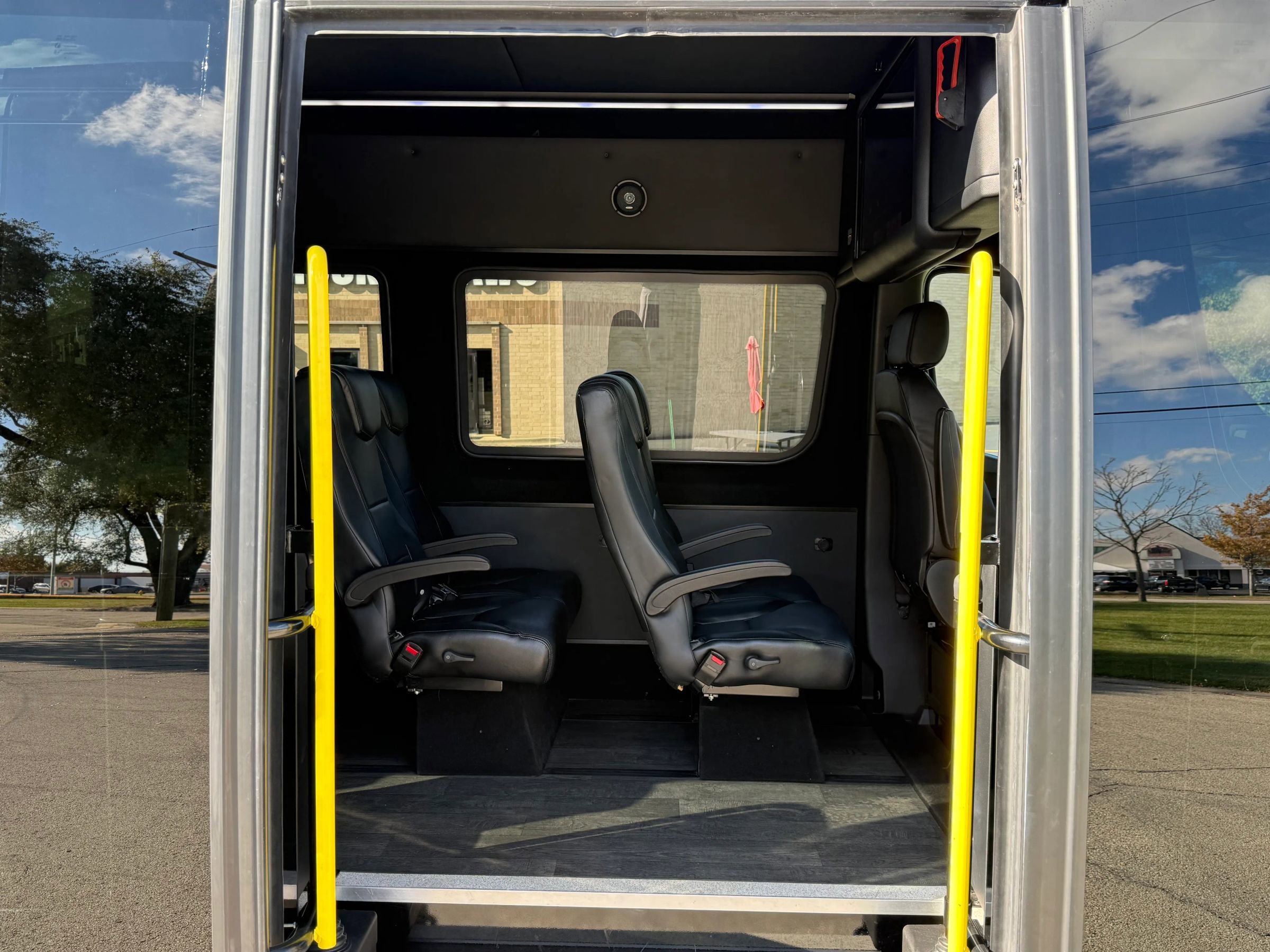Used 2019 Mercedes-Benz Sprinter 3500 image 12
