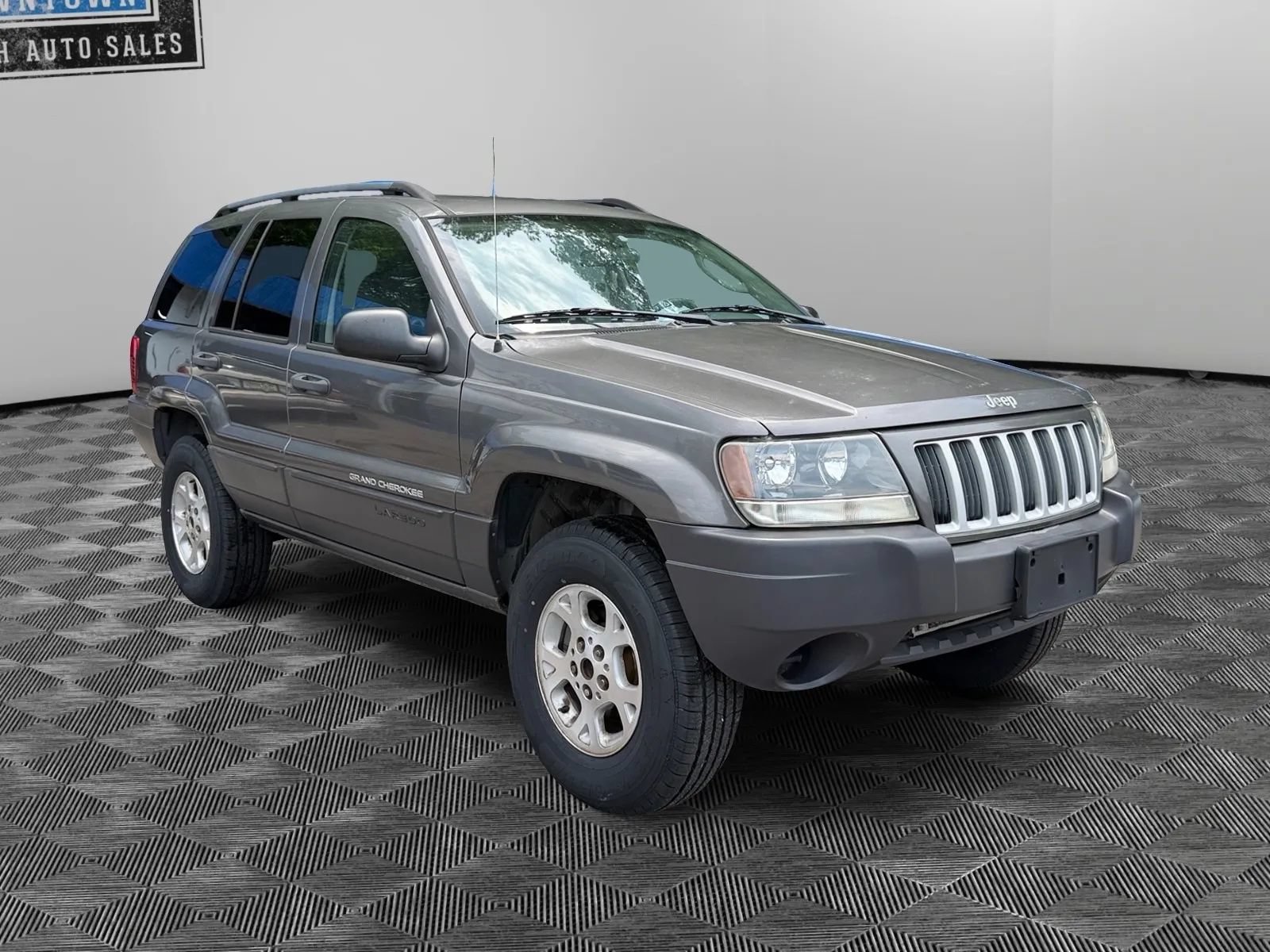 Used 2004 Jeep Grand Cherokee Laredo w/ Convenience Group AWD/4WD image 4