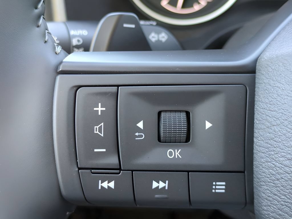 Certified 2026 Nissan Rogue SV FWD image 41