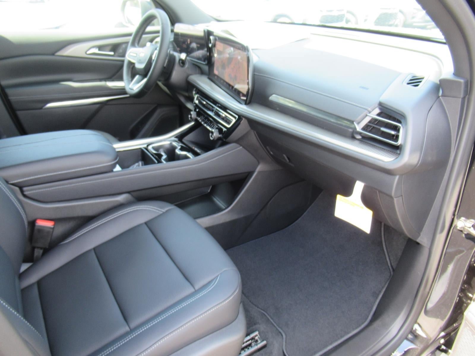 New 2027 Chevrolet Traverse LT FWD image 11