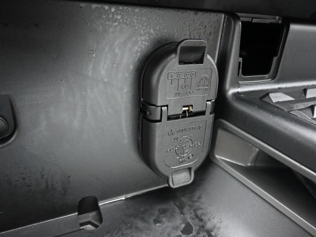 Used 2020 RAM 1500 Laramie AWD/4WD image 53